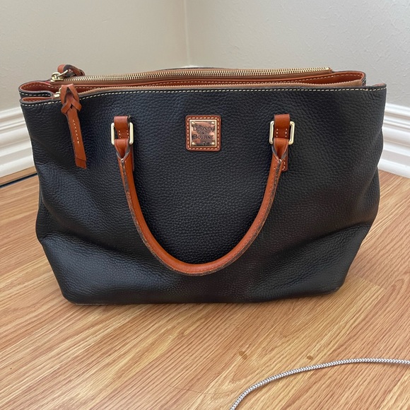 Dooney and bourke purse - Picture 2 of 6